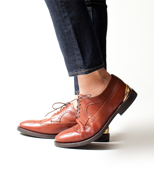 NANO universe(ナノユニバース)の「CAMINANDO(カミナンド)/ 別注WING TIP(ドレスシューズ・メンズ・ブラック/ブラウン・7/8/9)」の4枚目の写真