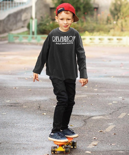 THE CASUAL（カジュアル）の「プリント長袖BIGロンT カットソー キッズ（Tシャツ/カットソー・キッズ・チャコール/レモンイエロー/ブルー系その他/ネイビー/杢グレー/ロイヤルブルー/オフホワイト/レッド/ホワイト系その他2/ホワイト系その他・130cm/160cm/140cm/150cm/120cm/110cm）」の22枚目の写真