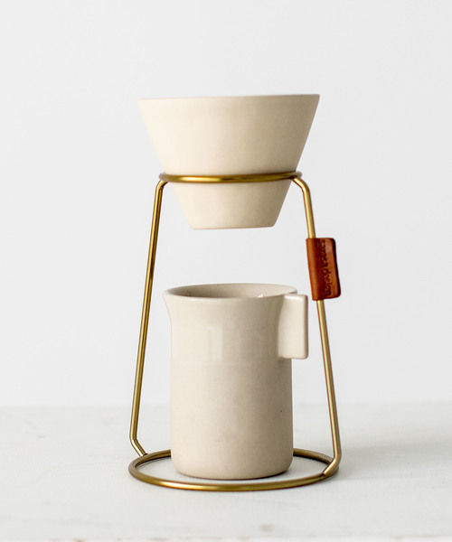 sarasa design（サラサデザイン）の「セット販売●b2c コーヒードリッパースタンド＆ドリッパー（ストーンウェア）（キッチンツール・レディース・ゴールド系その他/ゴールド系その他2・ONESIZE）」の2枚目の写真
