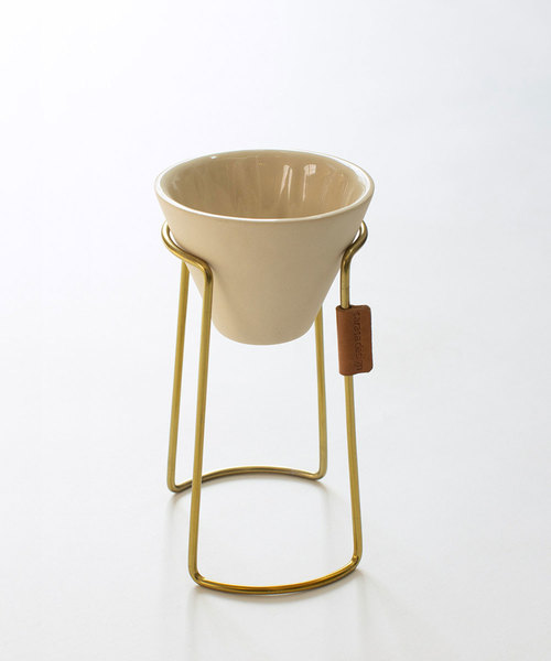 sarasa design（サラサデザイン）の「セット販売●b2c コーヒードリッパースタンド＆ドリッパー（ストーンウェア）（キッチンツール・レディース・ゴールド系その他/ゴールド系その他2・ONESIZE）」の5枚目の写真