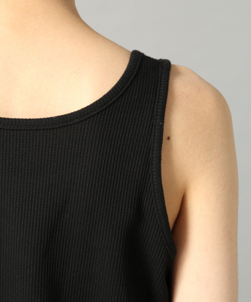 LOWRYS FARM（ローリーズファーム）の「ワッフルユルタンク　837627（タンクトップ・レディース・ブラック/ベージュ/オフホワイト・FREE）」の8枚目の写真