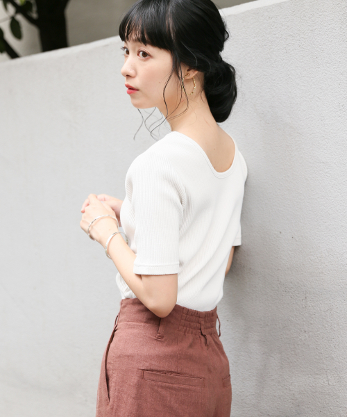 LOWRYS FARM（ローリーズファーム）の「マルチリブウシロアキ５Ｓ　840748（Tシャツ/カットソー・レディース・ブラウン/ブラック/オフホワイト/ネイビー/ベージュ・MEDIUM/LARGE）」の2枚目の写真