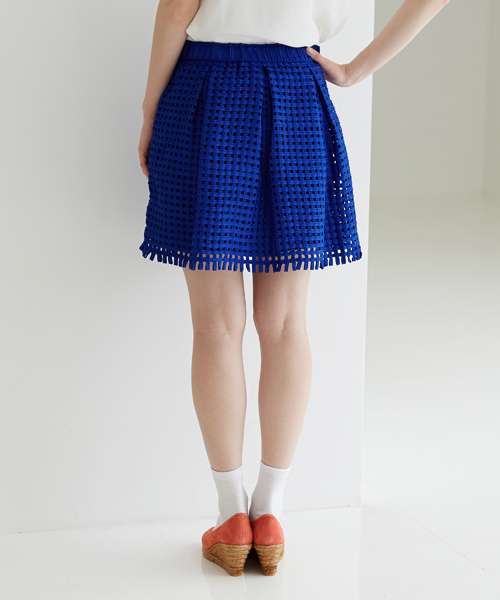 Another Edition（アナザーエディション）の「AE TAPE TUCK SK ◆（スカート・レディース・ブラック/コバルトブルー/ピンク・MEDIUM/SMALL）」の4枚目の写真