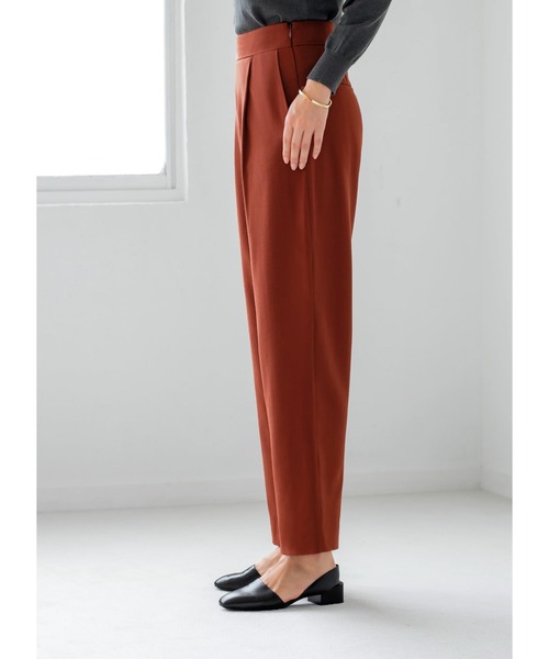 STYLE DELI(スタイルデリ)の「フロントタックゆったりテーパードパンツ(その他パンツ・レディース・ブラック/テラコッタ・S1/S2/M2/M1)」の3枚目の写真