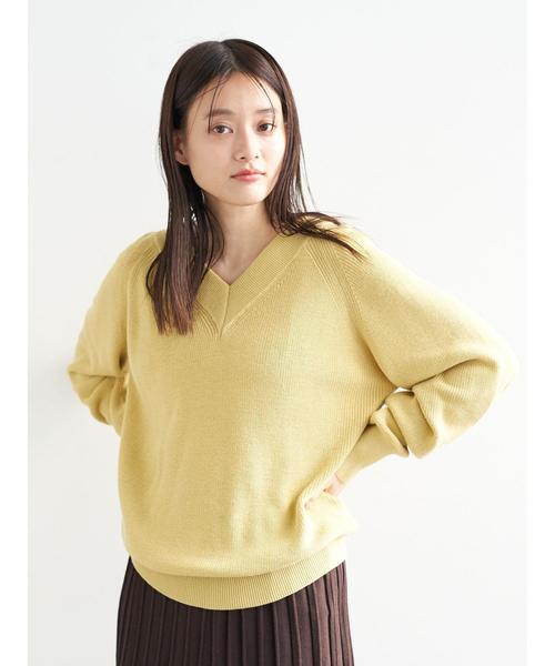 AMERICAN HOLIC（アメリカンホリック）の「太Ｖネックラグランニット片畦ニットプルオーバー＊（ニット/セーター・レディース・アイボリー/イエロー/ネイビー/ベージュ系その他・MEDIUM/LARGE）」の17枚目の写真