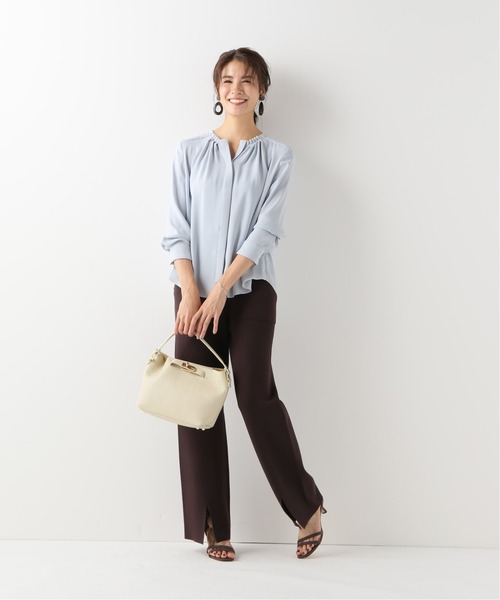 La TOTALITE（ラトータリテ）の「プチタックシャツ【手洗い可能】（シャツ/ブラウス・レディース・サックスブルー/ブラック/ブラックミックス・36/38）」の10枚目の写真