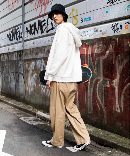 WEGO(ウィゴー)の「WEGO/裏起毛ヘビーウエイトビッグシルエットジップパーカー(パーカー・メンズ・ブラック/ベージュ/オフホワイト・MEDIUM/LARGE)」の21枚目の写真