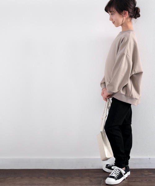 classicalelf（クラシカルエルフ）の「キッズ ガゼット付きバックプリントクルーネックスウェットプルオーバー(長袖)（スウェット・キッズ・ブラック/アイボリー/モカ/ライトカーキ・130/140/150）」の11枚目の写真