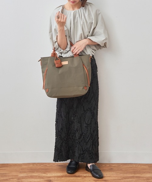 toleur（トーラ）の「【toleur】ナイロングログラン/カウレザー2WAYトート/11718（トートバッグ・レディース・ブラック/ベージュ/カーキ/ブルー/ブラウン・FREE）」の10枚目の写真