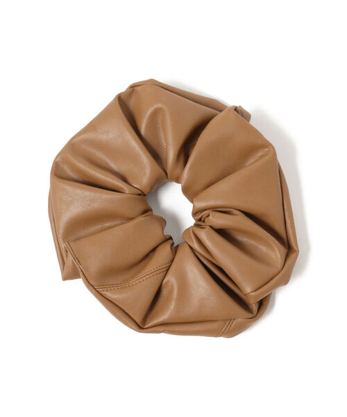 B:MING by BEAMS(ビーミングバイビームス)の「LE VERNIS / フェイクレザー シュシュ(シュシュ・レディース・ブラウン系その他4/ホワイト・ONE SIZE)」の2枚目の写真