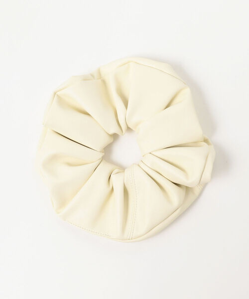 B:MING by BEAMS(ビーミングバイビームス)の「LE VERNIS / フェイクレザー シュシュ(シュシュ・レディース・ブラウン系その他4/ホワイト・ONE SIZE)」の3枚目の写真