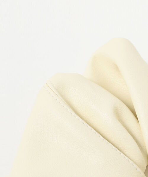 B:MING by BEAMS(ビーミングバイビームス)の「LE VERNIS / フェイクレザー シュシュ(シュシュ・レディース・ブラウン系その他4/ホワイト・ONE SIZE)」の4枚目の写真