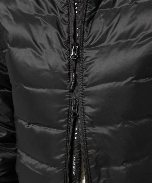 Ray BEAMS(レイビームス)の「CANADA GOOSE / "CAMP HOODY"(ダウンジャケット/コート・レディース・ブラック/ロイヤルブルー/レッド・X-SMALL/SMALL)」の5枚目の写真