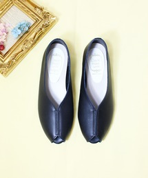 MD / 119 / 本革Vカットオープントゥフラットパンプス