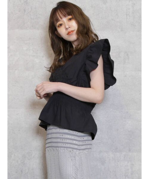 dazzlin(ダズリン)の「ギャザーシャーリングフリルブラウス(シャツ/ブラウス・レディース・オフホワイト/ブラック/ブルー/ブラウン/その他1・FREE)」の2枚目の写真