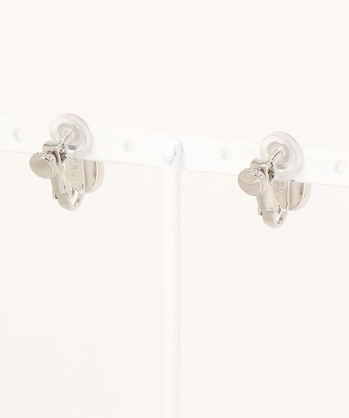 tone（トーン）の「【ECRu.】メタルドロップイヤリング（イヤリング・レディース・シルバー/ゴールド・FREE）」の3枚目の写真