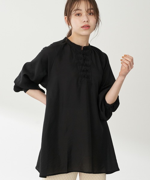 earth music&ecology（アースミュージックアンドエコロジー）の「【WEB限定】チャイナ釦Aラインチュニック ＊（シャツ/ブラウス・レディース・ブラック/オフホワイト/その他6・FREE）」の2枚目の写真