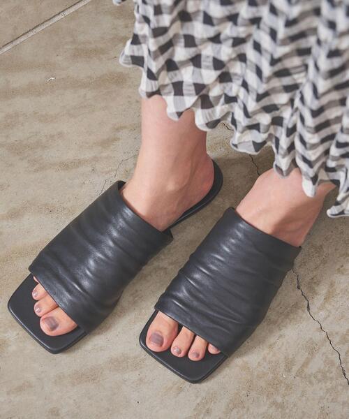 UNITED ARROWS（ユナイテッドアローズ）の「UWCMD スクエア ミュール フラット サンダル◆（サンダル・レディース・ブラウン/ブラック・36/38/37/35）」の15枚目の写真