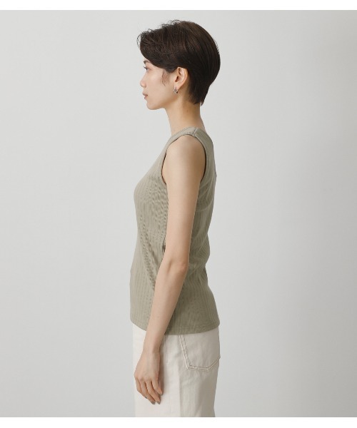 AZUL by moussy(アズールバイマウジー)の「ASYMMETRY SHOULDER TANKTOP/アシンメトリーショルダータンククトップ(タンクトップ・レディース・ブラック/オフホワイト/カーキ/ライトベージュ・SMALL/MEDIUM)」の20枚目の写真