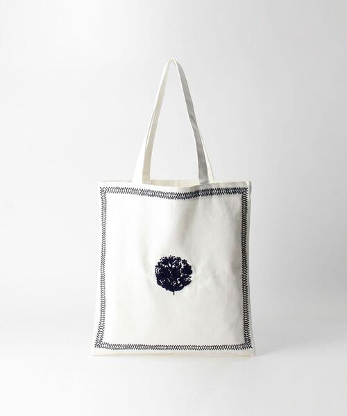 THE STATION STORE(ザ ステーション ストア)の「<ToBiAS>CASUALS シシュウ トートバッグ(トートバッグ・レディース・ブラック/ネイビー・FREE)」の3枚目の写真