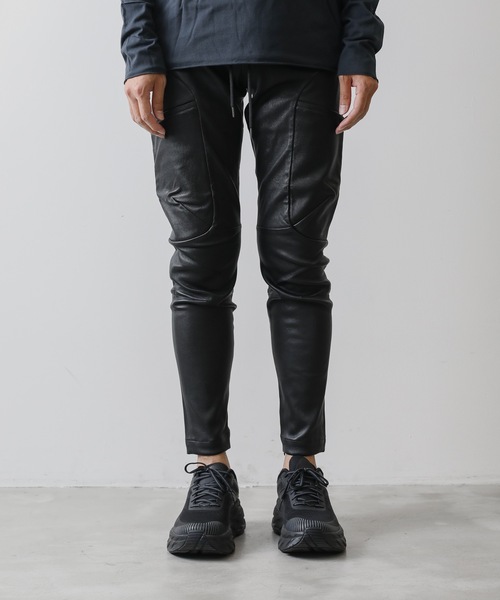 アタッチメントAttachment 馬革レザーメンズパンツ　サイズ3 ATTACHMENT（アタッチメント）の「STRETCH LAMB LEATHER BIKER CARGO