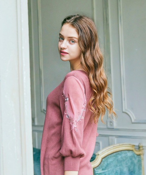 BE RADIANCE(ビーラディエンス)の「袖刺繍ニットワンピース(ワンピース・レディース・ネイビー/ピンク/ラベンダー・FREE)」の16枚目の写真