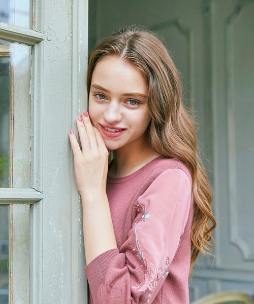 BE RADIANCE(ビーラディエンス)の「袖刺繍ニットワンピース(ワンピース・レディース・ネイビー/ピンク/ラベンダー・FREE)」の17枚目の写真