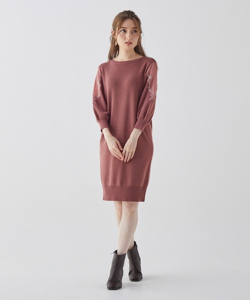 BE RADIANCE(ビーラディエンス)の「袖刺繍ニットワンピース(ワンピース・レディース・ネイビー/ピンク/ラベンダー・FREE)」の18枚目の写真