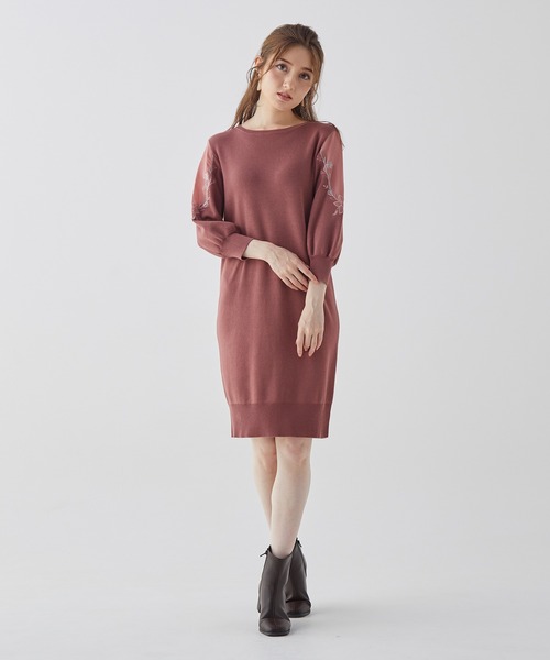 BE RADIANCE(ビーラディエンス)の「袖刺繍ニットワンピース(ワンピース・レディース・ネイビー/ピンク/ラベンダー・FREE)」の19枚目の写真