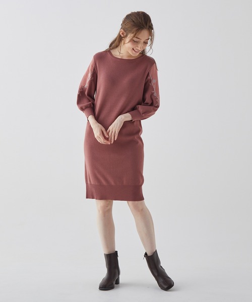 BE RADIANCE(ビーラディエンス)の「袖刺繍ニットワンピース(ワンピース・レディース・ネイビー/ピンク/ラベンダー・FREE)」の22枚目の写真