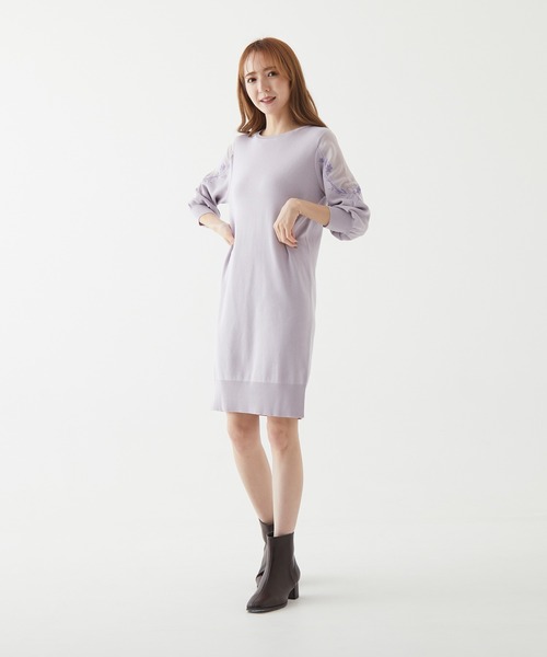 BE RADIANCE(ビーラディエンス)の「袖刺繍ニットワンピース(ワンピース・レディース・ネイビー/ピンク/ラベンダー・FREE)」の5枚目の写真