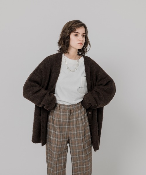 MUHET(ミュエータ)の「【ユニセックス】MUHETロゴ刺繍ロンT(Tシャツ/カットソー・レディース・ホワイト/ブラック/マスタード・SMALL/MEDIUM/LARGE/X-LARGE)」の22枚目の写真