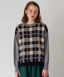 ビッグシルエットのチェックニットプルオーバー