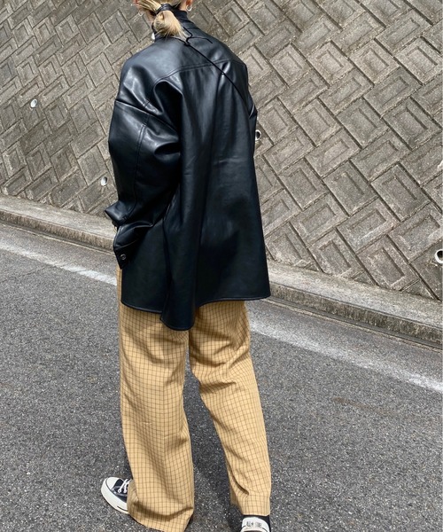 y/m by RIKA（イムバイリカ）の「フェイクレザーシャツジャケット（その他アウター・レディース・ブラック/ベージュ・FREE）」の3枚目の写真