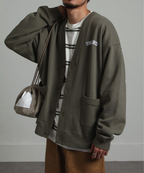 UNCORD（アンコード）の「【UNCORD】90's LOOSE SWEAT CARDIGAN / ビッグシルエット カレッジ アーチロゴ スウェット カーディガン（カーディガン/ボレロ・メンズ・ブラック/杢グレー/キャメル/オートミール/ネイビー/カーキ・X-LARGE/LARGE/MEDIUM）」の5枚目の写真
