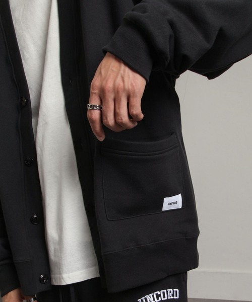 UNCORD（アンコード）の「【UNCORD】90's LOOSE SWEAT CARDIGAN / ビッグシルエット カレッジ アーチロゴ スウェット カーディガン（カーディガン/ボレロ・メンズ・ブラック/杢グレー/キャメル/オートミール/ネイビー/カーキ・X-LARGE/LARGE/MEDIUM）」の19枚目の写真