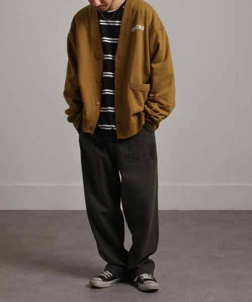 UNCORD（アンコード）の「【UNCORD】90's LOOSE SWEAT CARDIGAN / ビッグシルエット カレッジ アーチロゴ スウェット カーディガン（カーディガン/ボレロ・メンズ・ブラック/杢グレー/キャメル/オートミール/ネイビー/カーキ・X-LARGE/LARGE/MEDIUM）」の14枚目の写真