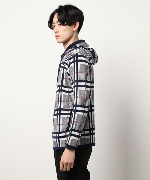 HIDEAWAYS NICOLE（ハイダウェイニコル）の「グレンチェックプルオーパーパーカ（パーカー・メンズ・ホワイト×レッド/グレー系その他・MEDIUM/LARGE/X-LARGE）」の3枚目の写真