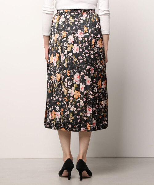 DOUBLE STANDARD CLOTHING(ダブルスタンダードクロージング)の「オリジナル花柄プリーツスカート(スカート・レディース・ブラック・38/36)」の6枚目の写真