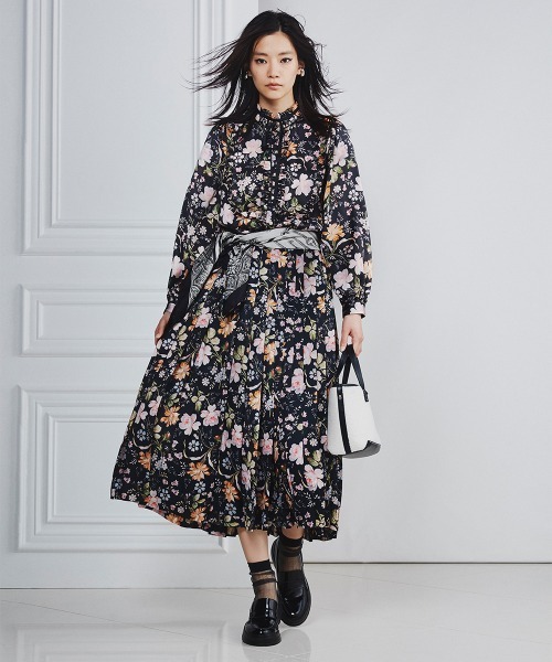 DOUBLE STANDARD CLOTHING(ダブルスタンダードクロージング)の「オリジナル花柄プリーツスカート(スカート・レディース・ブラック・38/36)」の8枚目の写真