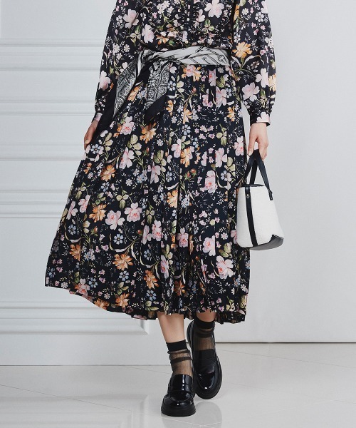 DOUBLE STANDARD CLOTHING(ダブルスタンダードクロージング)の「オリジナル花柄プリーツスカート(スカート・レディース・ブラック・38/36)」の7枚目の写真