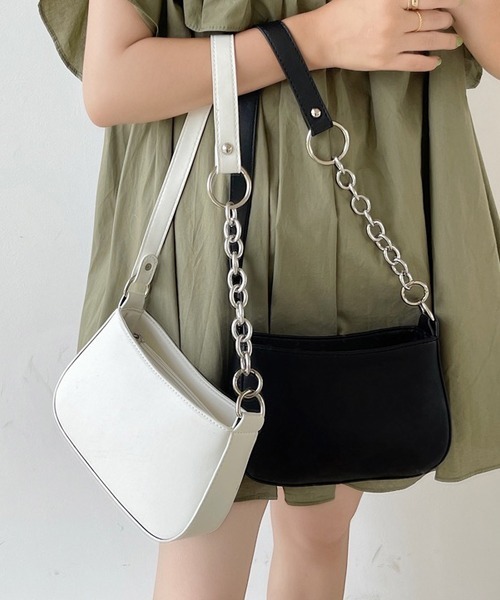 H.Warren（エイチウォーレン）の「フェイクレザーチェーンミニショルダーバッグ（ショルダーバッグ・レディース・ブラック/ホワイト・FREE）」の8枚目の写真