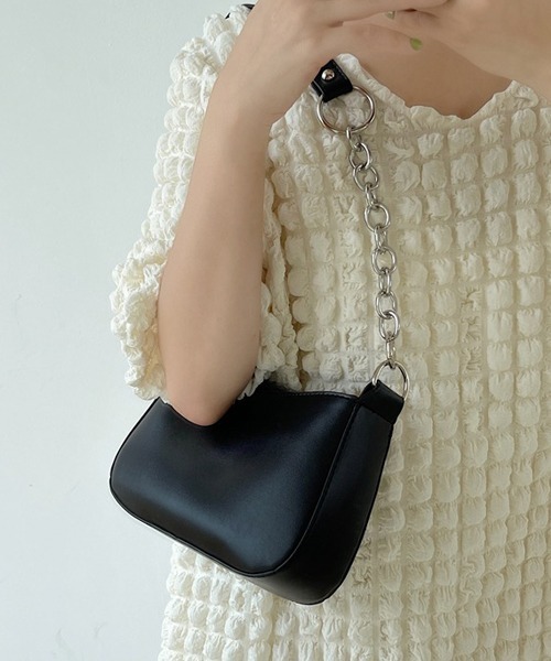 H.Warren（エイチウォーレン）の「フェイクレザーチェーンミニショルダーバッグ（ショルダーバッグ・レディース・ブラック/ホワイト・FREE）」の5枚目の写真
