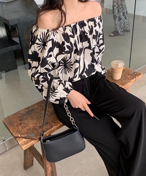 H.Warren（エイチウォーレン）の「フェイクレザーチェーンミニショルダーバッグ（ショルダーバッグ・レディース・ブラック/ホワイト・FREE）」の14枚目の写真