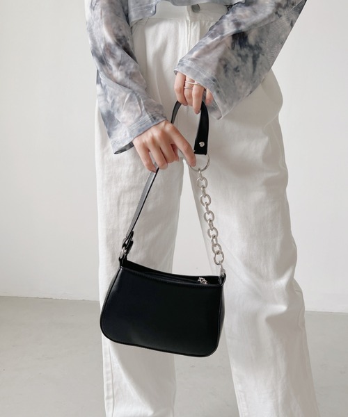 H.Warren（エイチウォーレン）の「フェイクレザーチェーンミニショルダーバッグ（ショルダーバッグ・レディース・ブラック/ホワイト・FREE）」の22枚目の写真