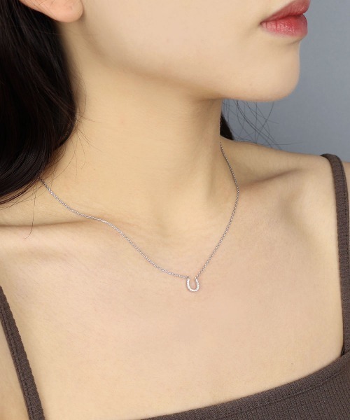 CEMONEMO（セモネモ）の「キュービック ホースシュー ペンダントネックレス（ネックレス・レディース・シルバー/ゴールド・FREE）」の6枚目の写真