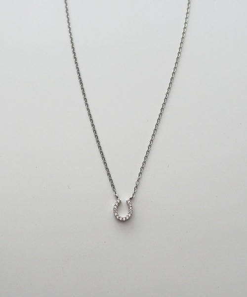 CEMONEMO（セモネモ）の「キュービック ホースシュー ペンダントネックレス（ネックレス・レディース・シルバー/ゴールド・FREE）」の4枚目の写真