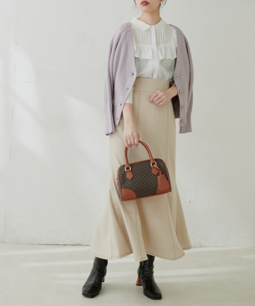 natural couture(ナチュラルクチュール)の「【WEB限定】ピンタック×フリルデザインブラウス(シャツ/ブラウス・レディース・オフホワイト/ブラック/サックスブルー/グレイッシュベージュ/ストライプ・FREE)」の8枚目の写真