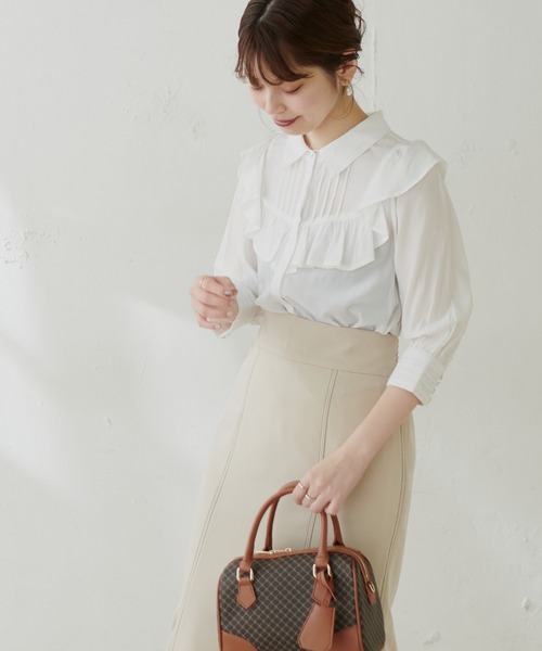natural couture(ナチュラルクチュール)の「【WEB限定】ピンタック×フリルデザインブラウス(シャツ/ブラウス・レディース・オフホワイト/ブラック/サックスブルー/グレイッシュベージュ/ストライプ・FREE)」の6枚目の写真