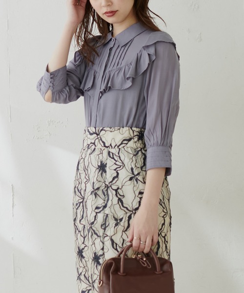 natural couture(ナチュラルクチュール)の「【WEB限定】ピンタック×フリルデザインブラウス(シャツ/ブラウス・レディース・オフホワイト/ブラック/サックスブルー/グレイッシュベージュ/ストライプ・FREE)」の21枚目の写真